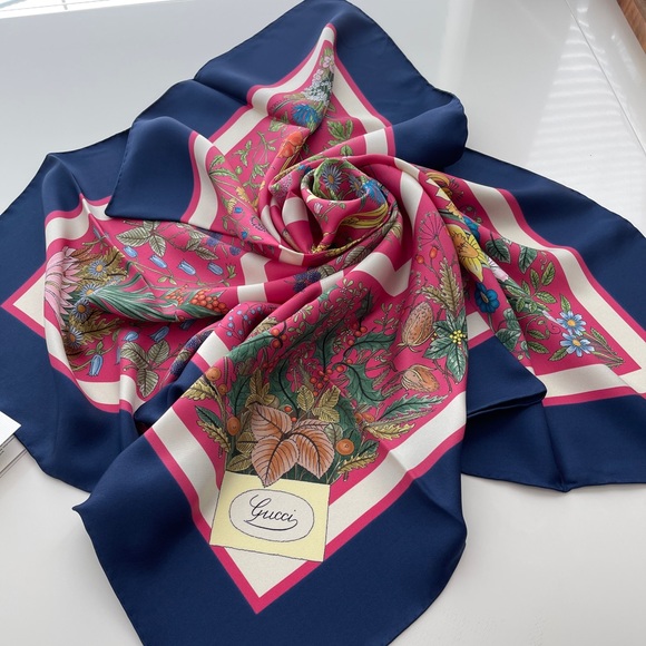 Gucci square scarf🖤 - Picture 2 of 12